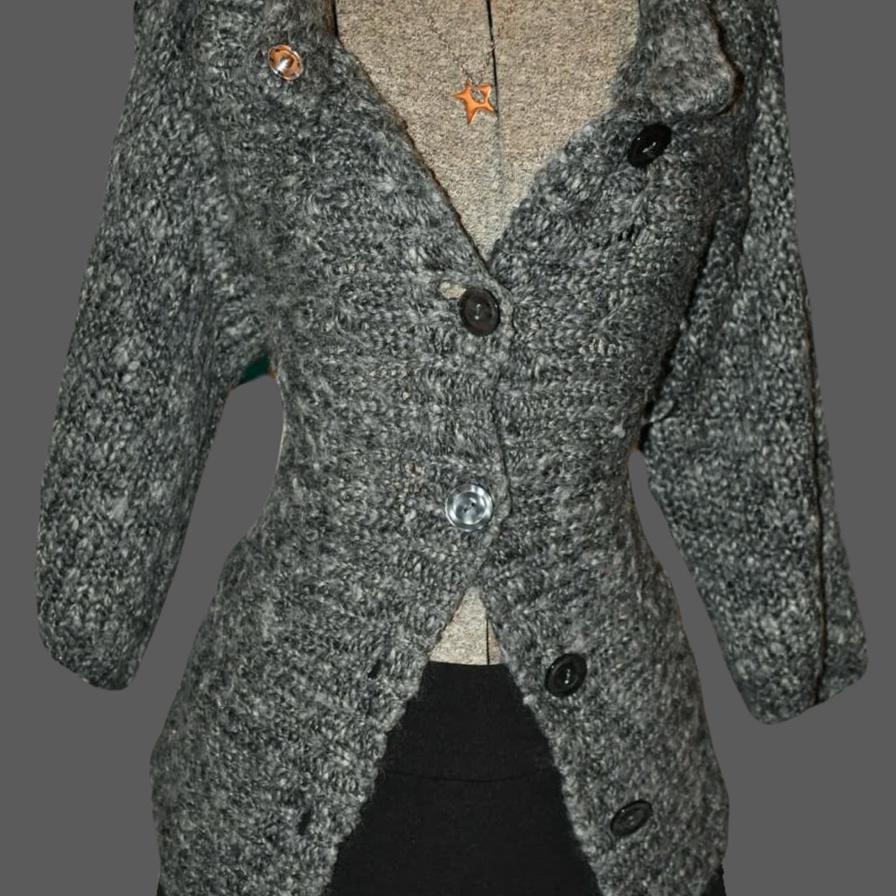 Leo & Nicole Women's Gray Button-Up Cardigan